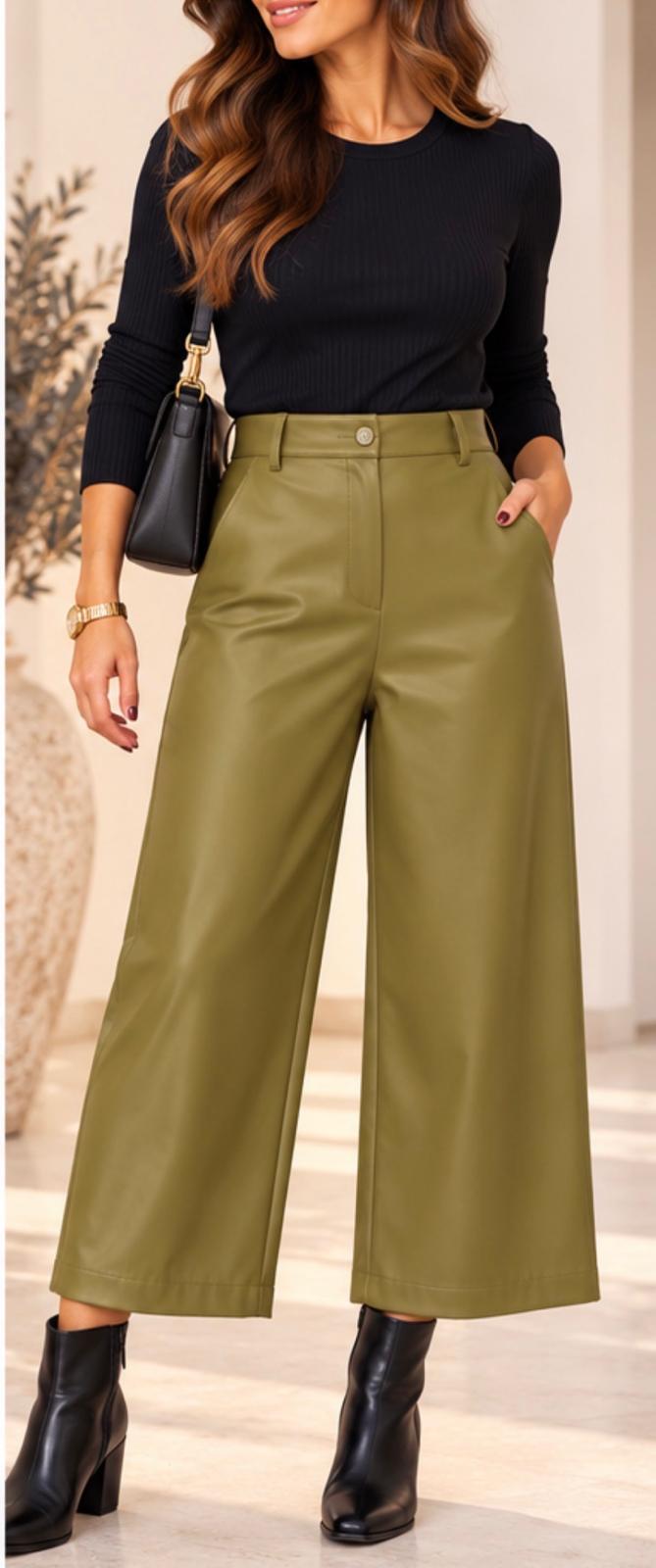 Pantalón polipiel verde